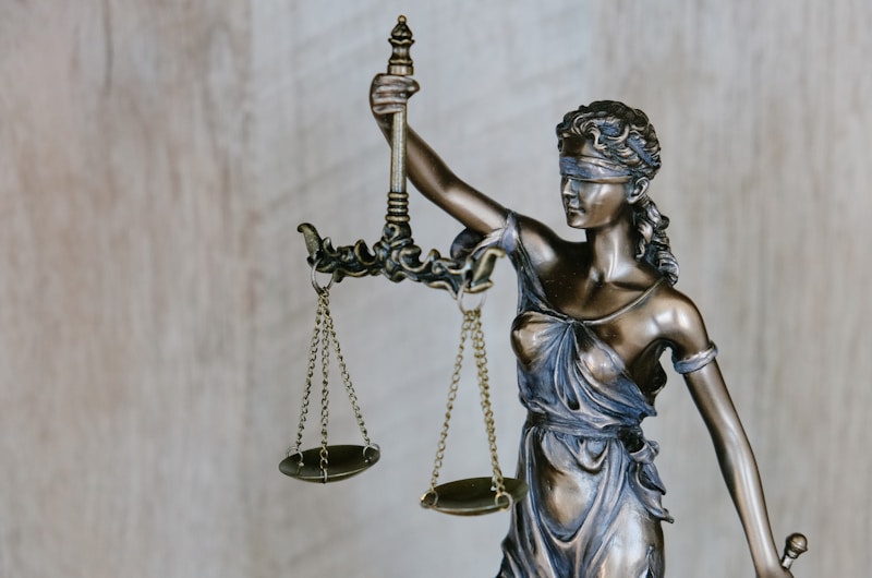 "De jury geloofde mij." — Fox Varian wint als eerste detransitioner ooit een rechtszaak voor de jury: $2 miljoen schadevergoeding