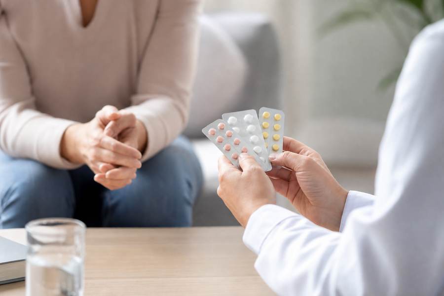 Wat is HRT (hormoontherapie)?